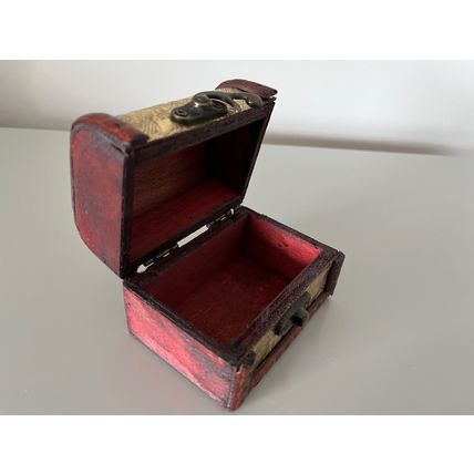 TRINKET BOX - TREASURE CHEST