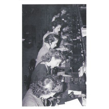 Postcard Telephone Operators Faraday Building London 1946 - Nostalgia