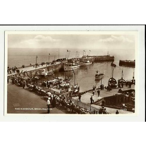Yorkshire BRIDLINGTON Harbour & Excursion Boats Postcard by H. Coates (7068)