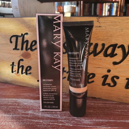 CC Cream - Light to Medium Cover Cream Sunscreen SFP 15 - Mary Kay