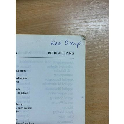 1972 "BOOK-KEEPING MADE SIMPLE" ILLUSTRATED PAPERBACK BOOK (P4)