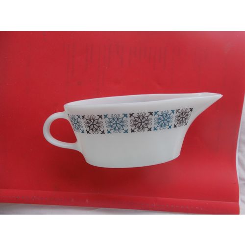 GRAVY BOAT / PYREX CHELSEA (14/01)