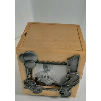 ROYAL LIMITED MUSIC BOX Brown WOODEN PHOTO CUBE "TWINKLE TWINKLE LITTLE STAR"