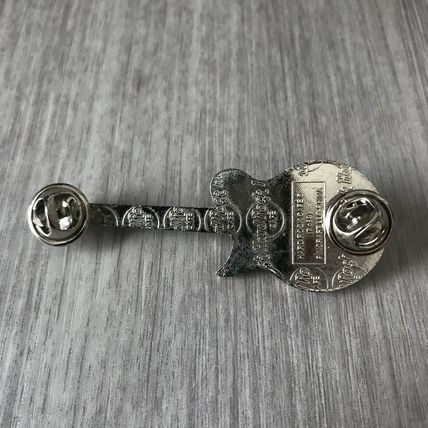 OSAKA 9th Anniv CLOSING DARYL OATES GUITAR Hard Rock Cafe PIN SILVER VGC