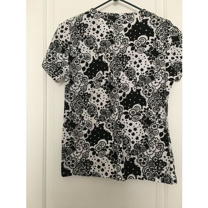 1 Pc Peaches Women's Floral Scrub Top Nurse Medical V-Neck Unknown Size