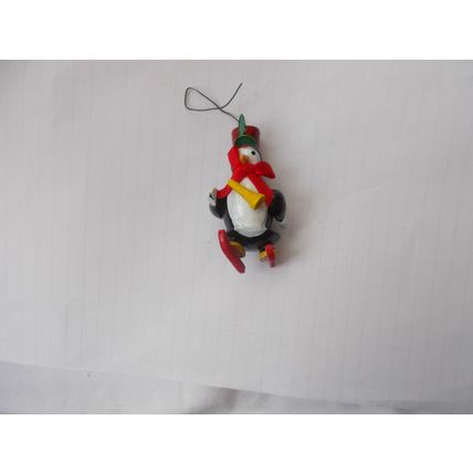 WOODEN PENQUIN TREE DECORATIONS (09/01)