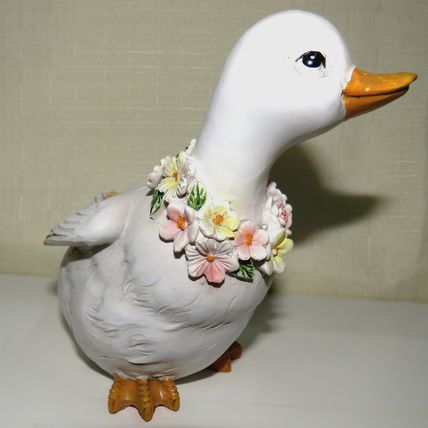 White Duck Ornament with Floral Garland Detail 14 cm Shudehill Giftware
