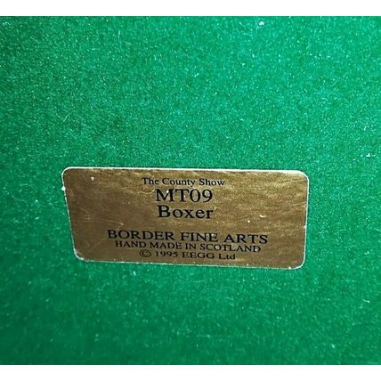 BORDER FINE ARTS, BOXER, Code MT09,1995,Original ,Very Rare, Margaret Turner.