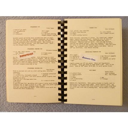 VERY RARE COMMUNITY COOKBOOK HOLY CROSS POLISH CHURCH ELYRIA OHIO 60th anv c1980
