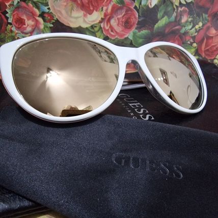 GUESS Women's Sunglasses White Cat Eye Frame GU7427 21C Mirror Lense 57-16-135mm