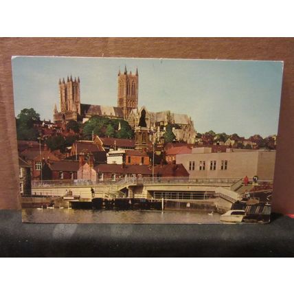 LINCOLN CATHEDRAL FROM BRAYFORD WATER. unused vintage postcard Colourmaster =