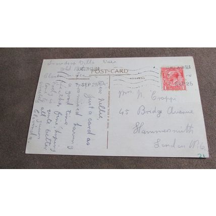 1920s Postcard - Cliffs & Kings Parade - Clacton on Sea, Essex