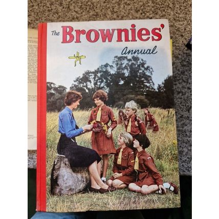The Brownies' Annual. Illustrated by Jennetta Vise. Purnell Hardback. 1962