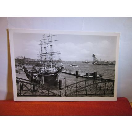 HAFEN MIT BARK 'SEUTE DEERN', HAMBURG, GERMANY unused postcard RP #