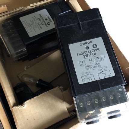 OMRON OA-10L-30 & OA-10D-30 PHOTOELECTRIC 110/220VAC,0A-10L-30,0A-10D-30,BB