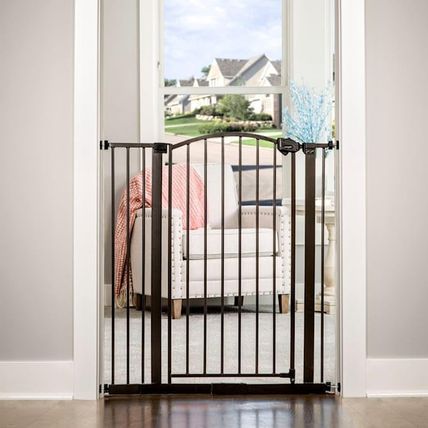 Regalo Easy Step Extra Tall Arched Décor Walk Thru Baby Gate, Includes 4-Inch Ex