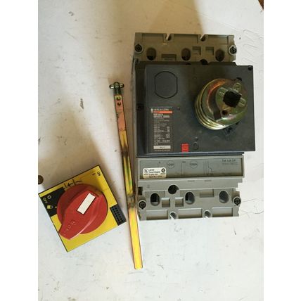 NEW MERLIN GERIN NSF150 N CIRCUIT BREAKER, 150 A, 3-POLE, WITH HANDLE,BS