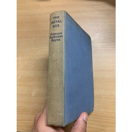 c1955 FRANCES PARKINSON KEYES "THE ROYAL BOX" FICTION HARDBACK BOOK (P3)