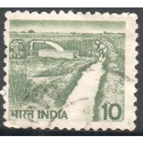 India 1979 - SG 922a- 10p green - irrigation canal - used
