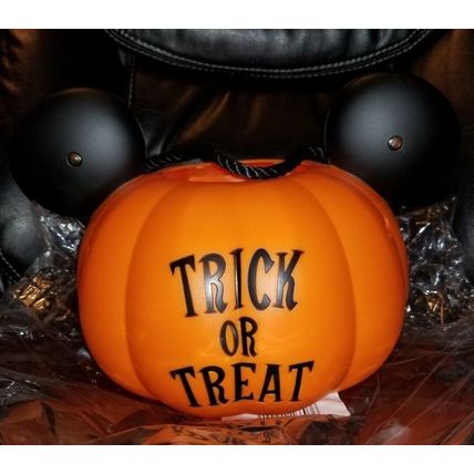 DISNEY MICKEY PUMPKIN LIGHT UP HALLOWEEN TREAT CANDY BUCKET~NEW~TRICK OR TREAT