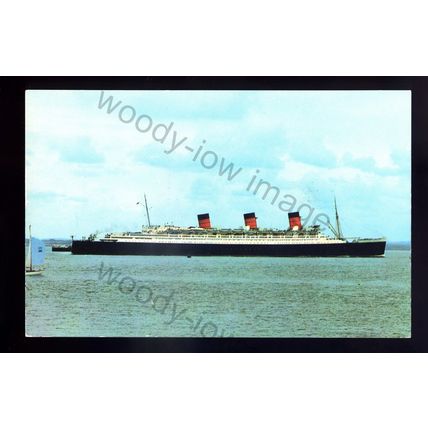 LS2671 - Cunard Liner - Queen Mary - built 1936 - postcard off Cowes