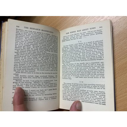 ANTIQUE H G WELLS "THE RESEARCH MAGNIFICENT" FICTION SMALL HARDBACK BOOK (P3)
