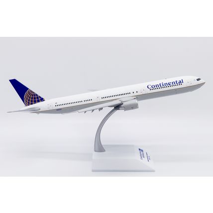 B767-400ER CONTINENTAL AIRLINES REG: N66051 - JC WINGS LH2505A 1/200 - PRE ORDER
