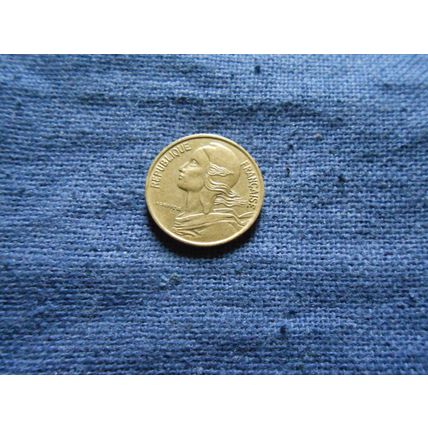 1976 FRANCE 5 CENTIMES COIN.