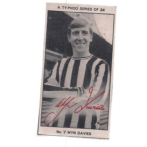 FOOTBALLERS vintage Typhoo Tea card.. No 7. Wyn Davies #