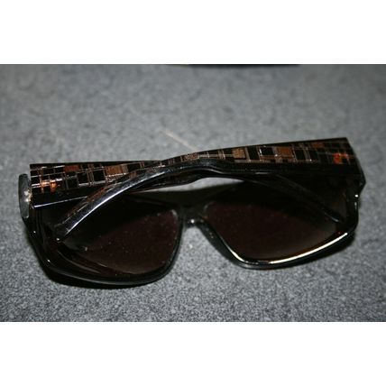2 Pair of Ladies Sunglasses Plastic Frames 1 Pair Fashion & Polarized