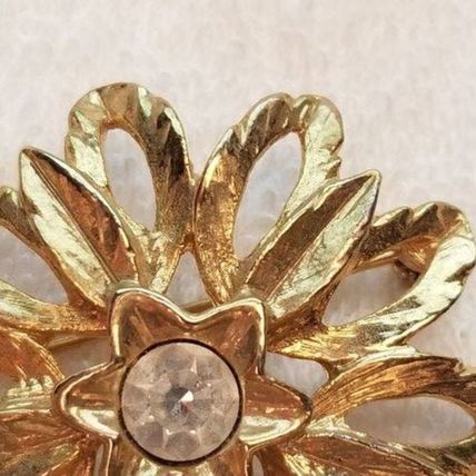 Gold Tone Rhinestone Flower Brooch