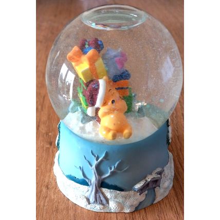Winnie The Pooh Disney Snow Globe Asleep with Gifts snowglobe Water ball