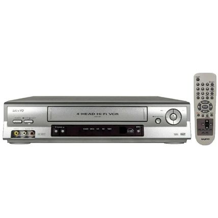 New in Box Sanyo vwm-900 Stereo VHS VCR VHS Player with Hdmi Adapter