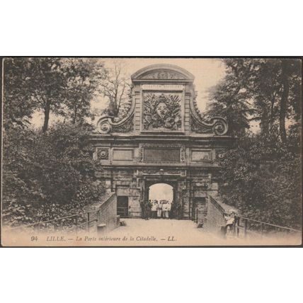 La Porte Intérieure de la Citadelle, Lille, 1920 - Lévy CPA LL94