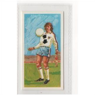 1976 Brooke Bond Tea card Play Better Soccer no.5 Controlling ball with chest