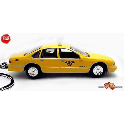 RARE KEYCHAIN TAXI CAB YELLOW CHEVY CAPRICE NEW YORK SOUVENIR GREAT GIFT