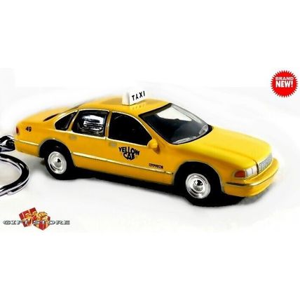 RARE KEYCHAIN TAXI CAB YELLOW CHEVY CAPRICE NEW YORK SOUVENIR GREAT GIFT