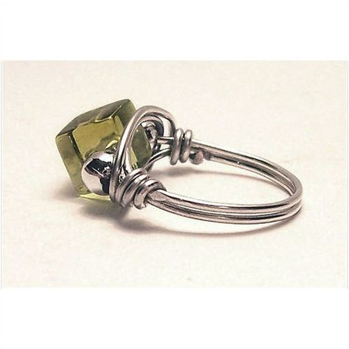 Ring silver metal wire wrap peridot pinky finger size 4 fashion costume jewelry