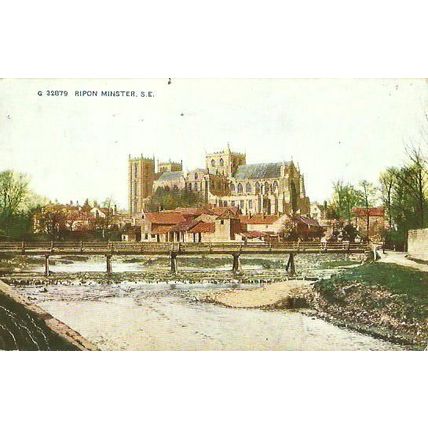 Yorkshire RIPON MINSTER Postcard (Celesque G32879)