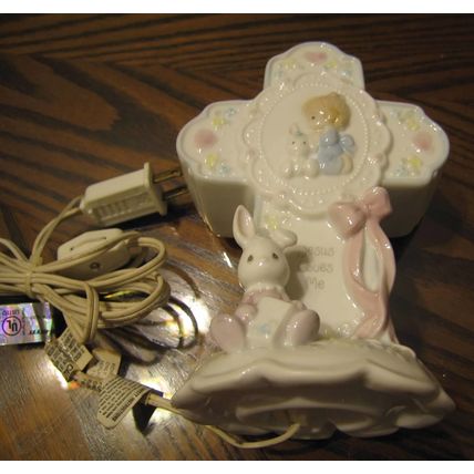 PRECIOUS MOMENTS PM PORCELAIN JESUS LOVES ME NIGHT LIGHT CROSS GIRL BUNNY & CORD