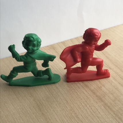 Two Vintage 1990 Kelloggs Cereal Figures Super Heroes Caped Snap & Pop VGC