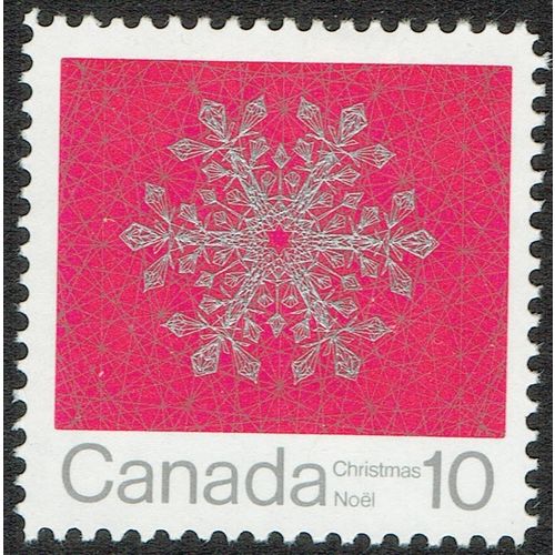 Canada 1971 Christmas 10c Silver and Red SG689 MM