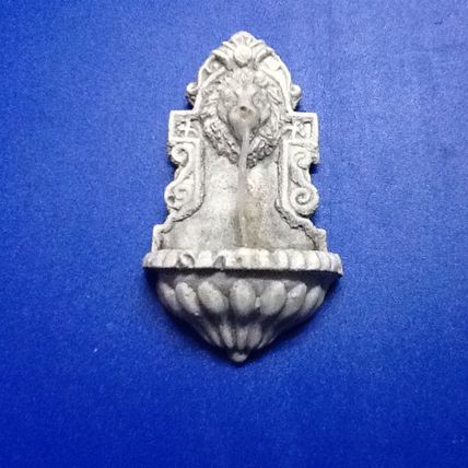 Lion Head Fountain 1:12th scale miniature