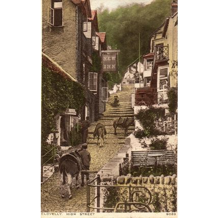 CLOVELLY HIGH STREET DEVON New Inn Pub - Postcard (GRN)