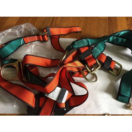 NEW MSA 10035997,MSA Z(FP) PN 10035997 PULLOVER SAFETY HARNESS 320LBS,AA