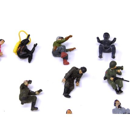 BRITAINS, TIMPO, CORGI, DINKY and similar (CHOOSE) Sitting / Drivers Toy Soldier