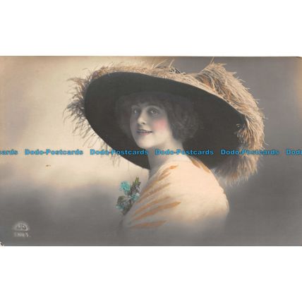 R137968 Woman. Hat. Old Photography. Postcard
