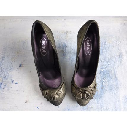 Womens Schuh Gold Black Knot Suede Shoes size 6 / 39