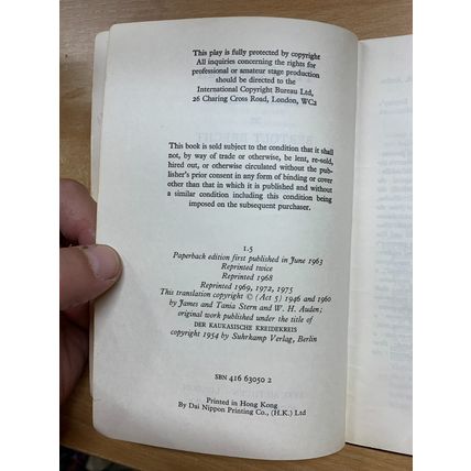 1975 "THE CAUCASIAN CHALK CIRCLE" BERTOLT BRECHT DRAMA PLAY PAPERBACK BOOK (P2)
