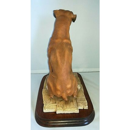BORDER FINE ARTS, BOXER, Code MT09,1995,Original ,Very Rare, Margaret Turner.